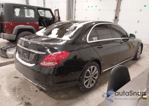 2018 Mercedes-Benz C 300 из США, поврежденный, VIN 55SWF4JBXJU244840